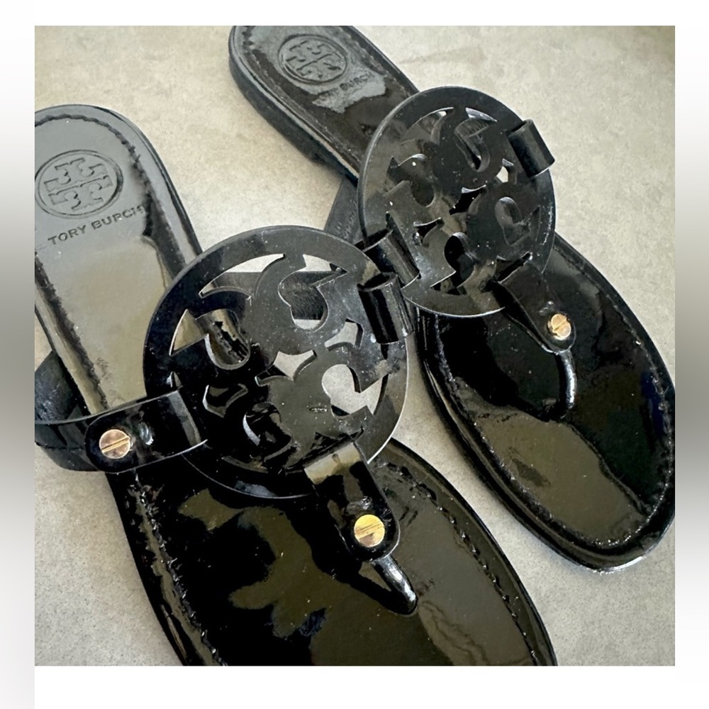 Tory Burch Black Patent Leather Sandal. Used good condition.